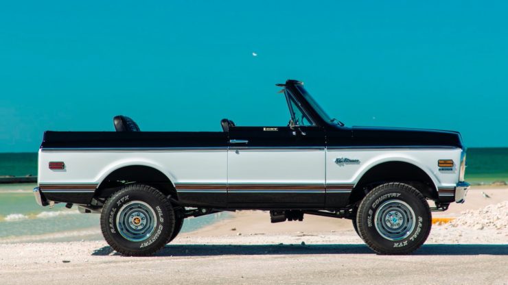 Chevrolet K5 Blazer Restomod Side 2