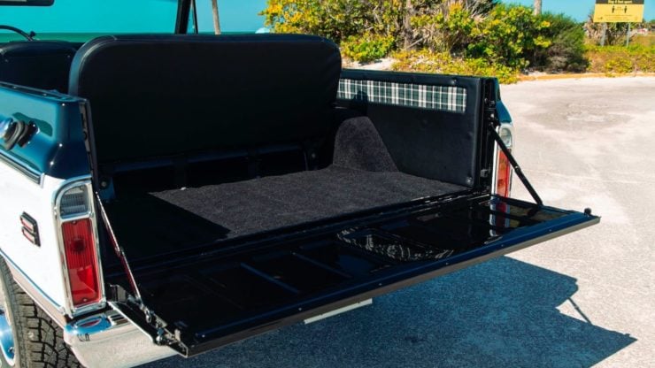 Chevrolet K5 Blazer Restomod Tail Gate