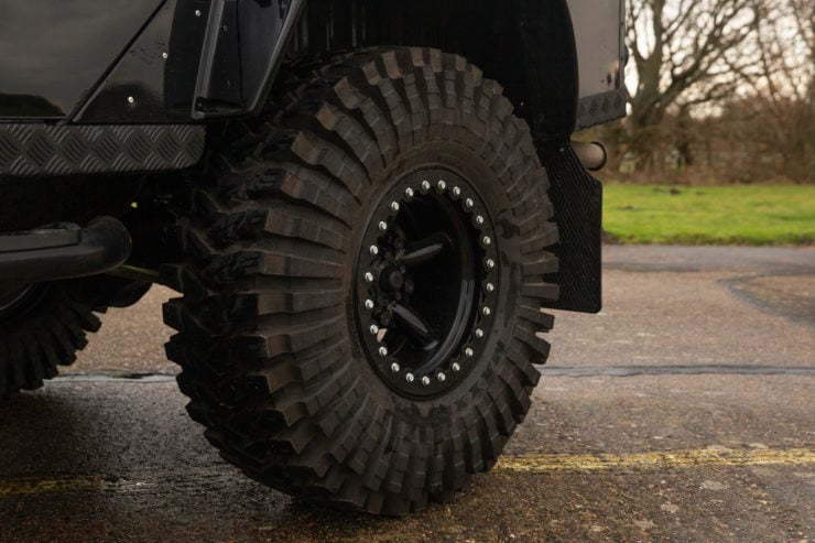 Land Rover Defender SVX Spectre Wheels