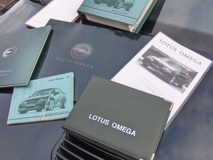 Opel Lotus Omega Type 104 Books