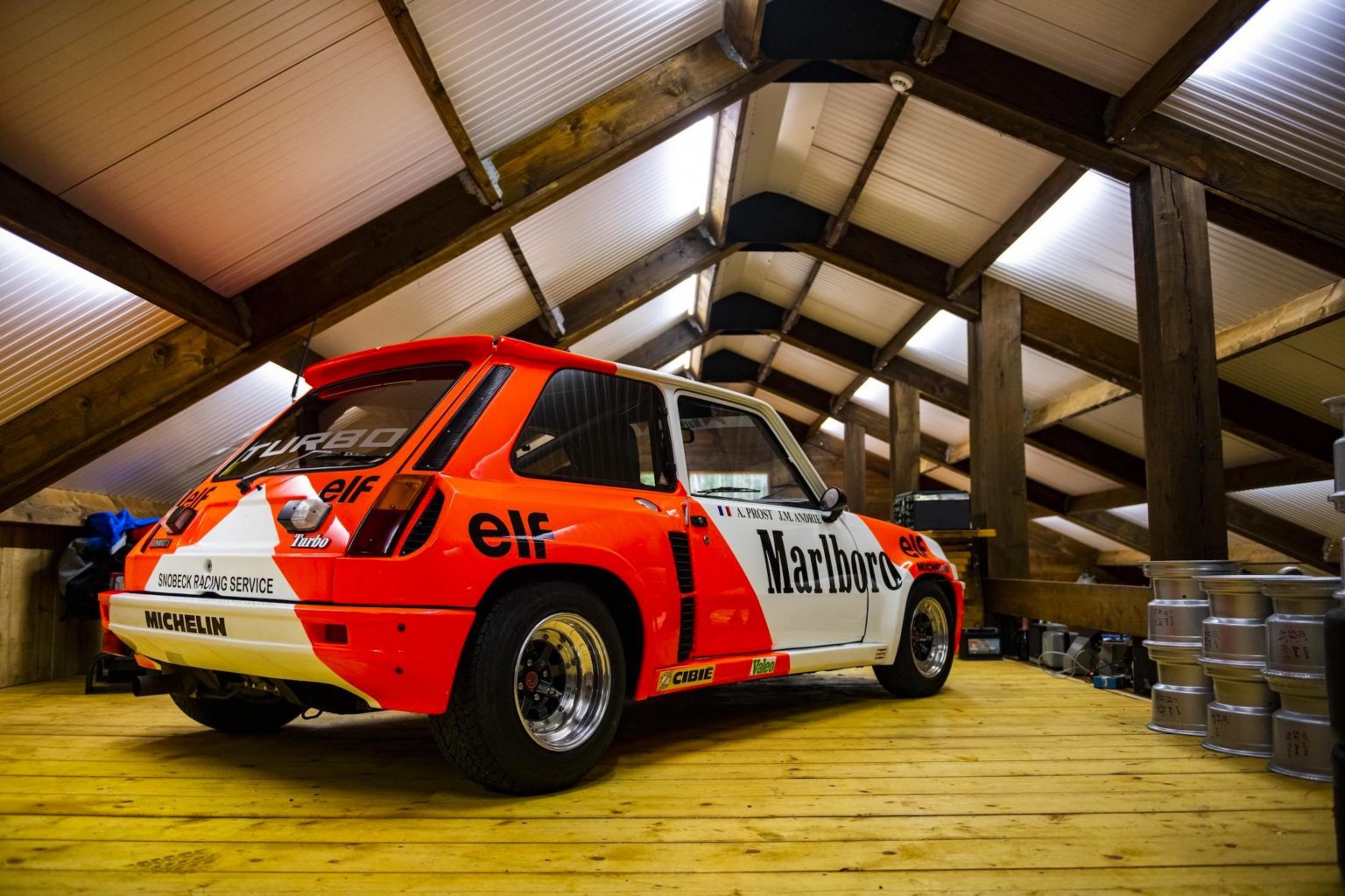 The Renault 5 Turbo – The World's First Mid-Engined Hot Hatch ...