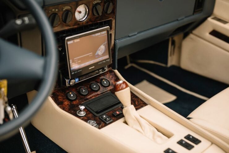 Aston Martin V8 Volante Zagato Console