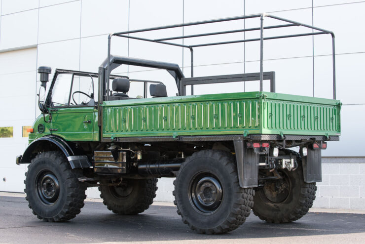 Mercedes-Benz Unimog 416 12