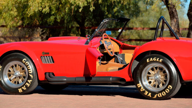 Shelby Cobra 427 Door Open