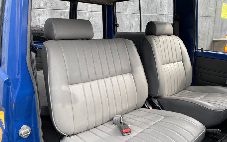 Toyota Land Cruiser FJ70 Seats