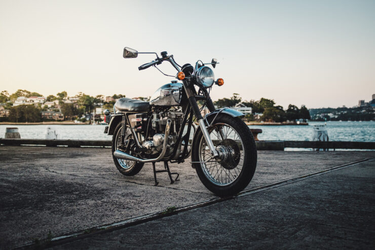 Triumph 750cc Bonneville 6