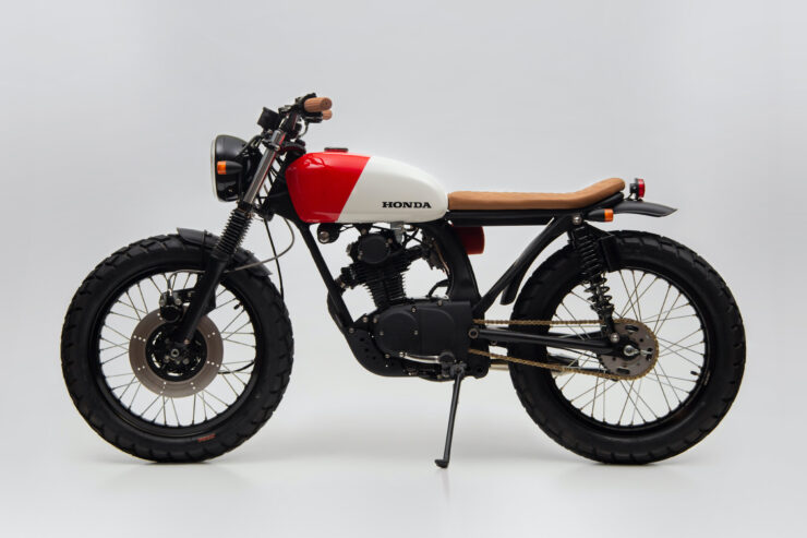 Honda CB125 Motorcycle 11