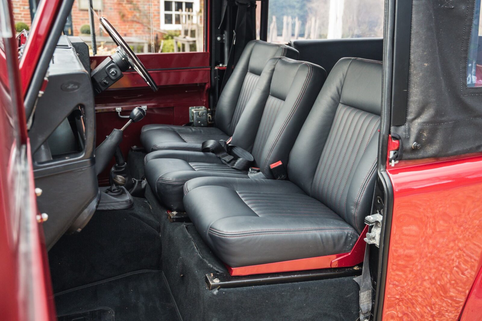 Defender Sitting Land Rover Defender V8 – The Perfect Defender 90?
