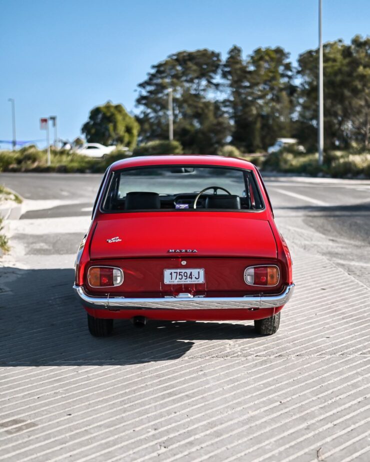 Mazda 1200 Coupe 6