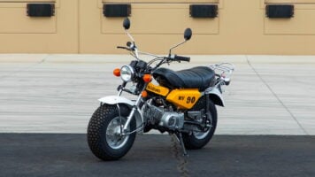 Suzuki RV90 4