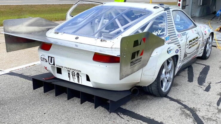 Porsche 928 Wing