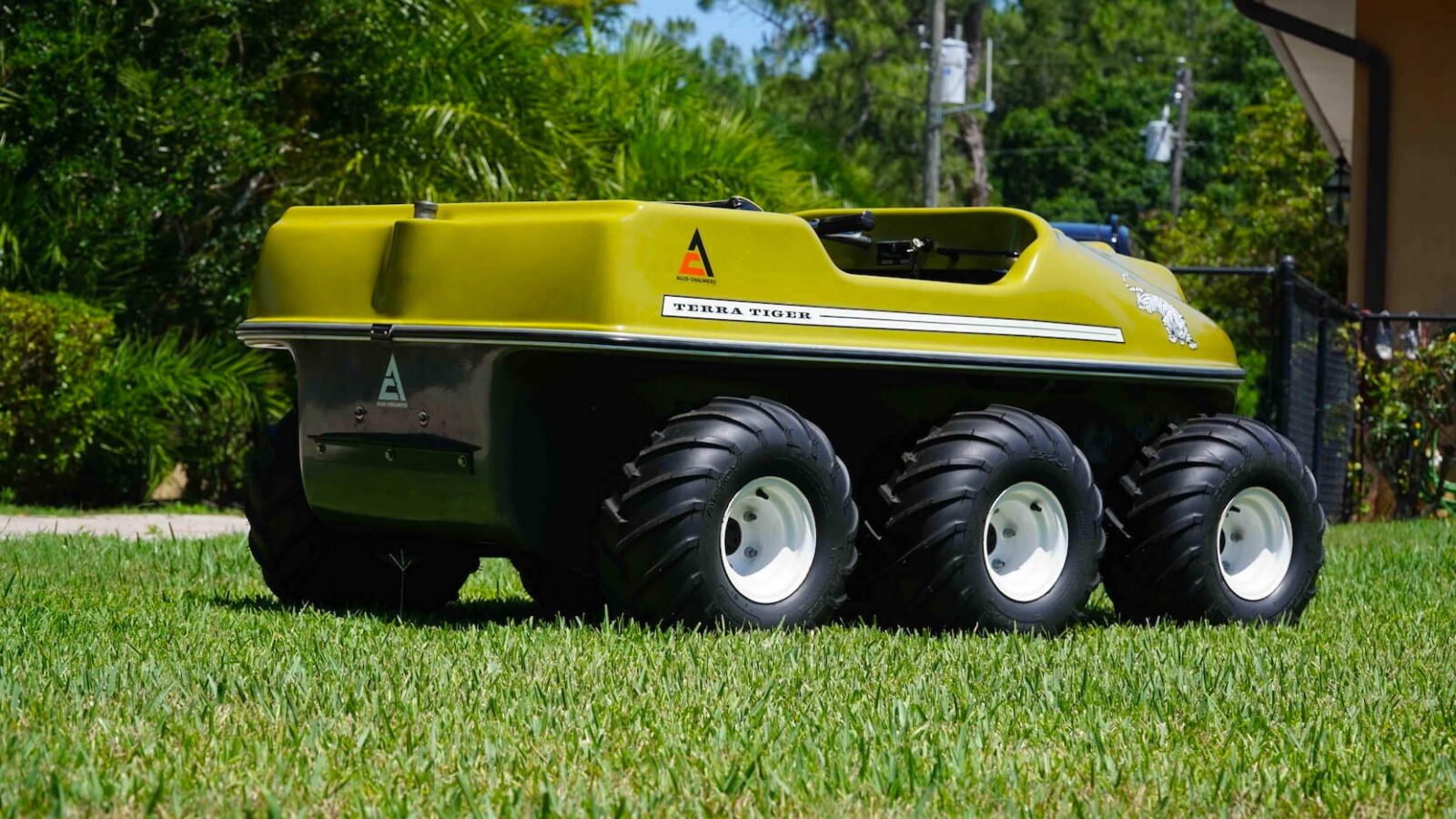 Allis Chalmers Terra Tiger 6x6 A Vintage Six Wheel Drive Amphibious ATV   Allis Chalmers Terra Tiger 6x6 3 1600x900 