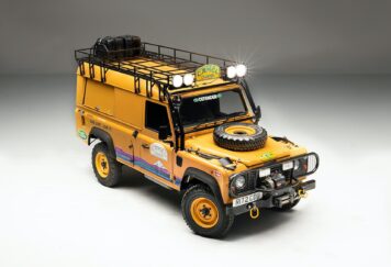 Camel Trophy Land Rover Defender 1