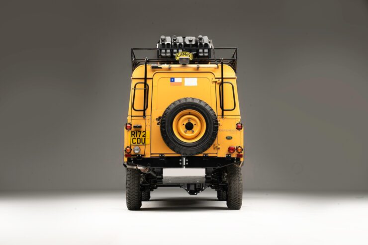 Camel Trophy Land Rover Defender 6