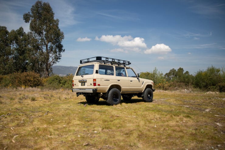 Toyota Land Cruiser FJ60 12