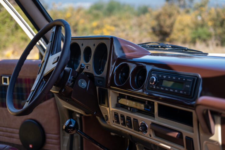 Toyota Land Cruiser FJ60 8