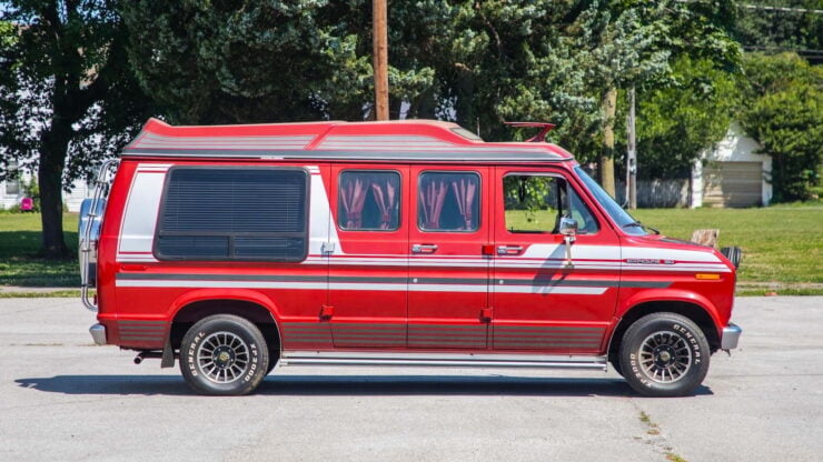 Custom Ford Econoline Van7