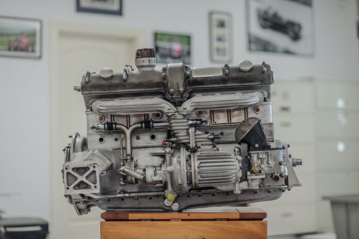 Alfa Romeo 8C Engine 2