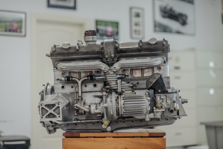 Alfa Romeo 8C Engine 2