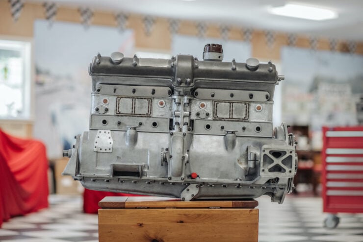 Alfa Romeo 8C Engine 3
