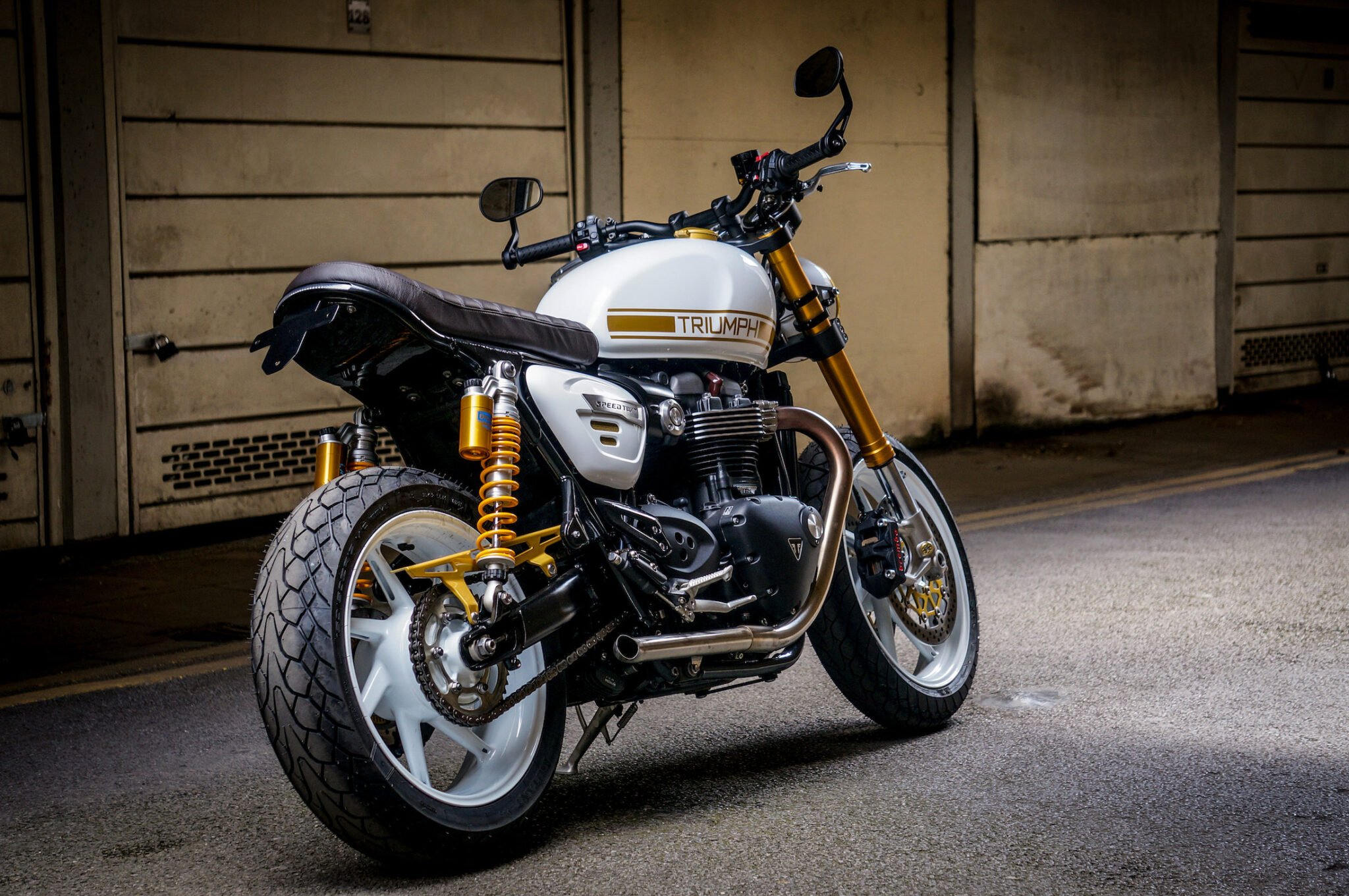 triumph 1200 custom