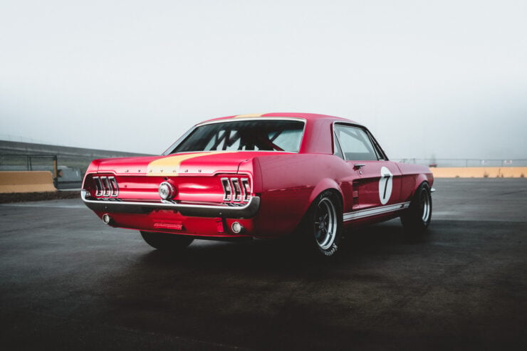 Ford Mustang 390 GT 3