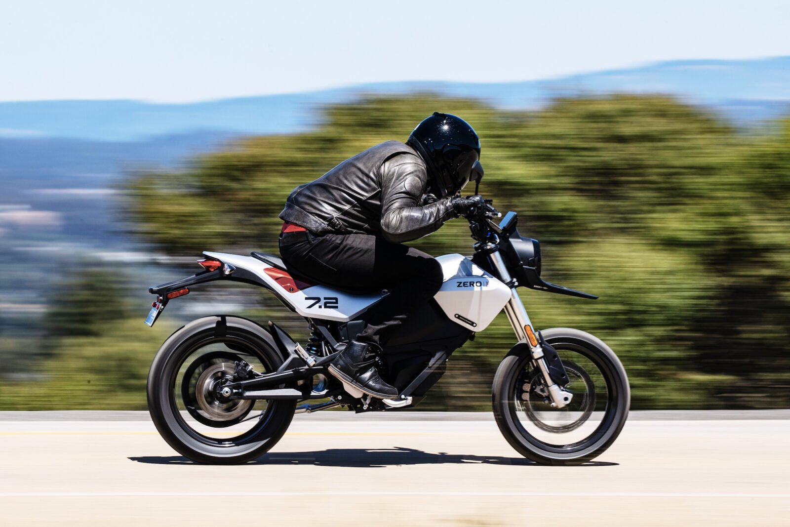 Stan Evans riding the Zero FXE electric motorcycle