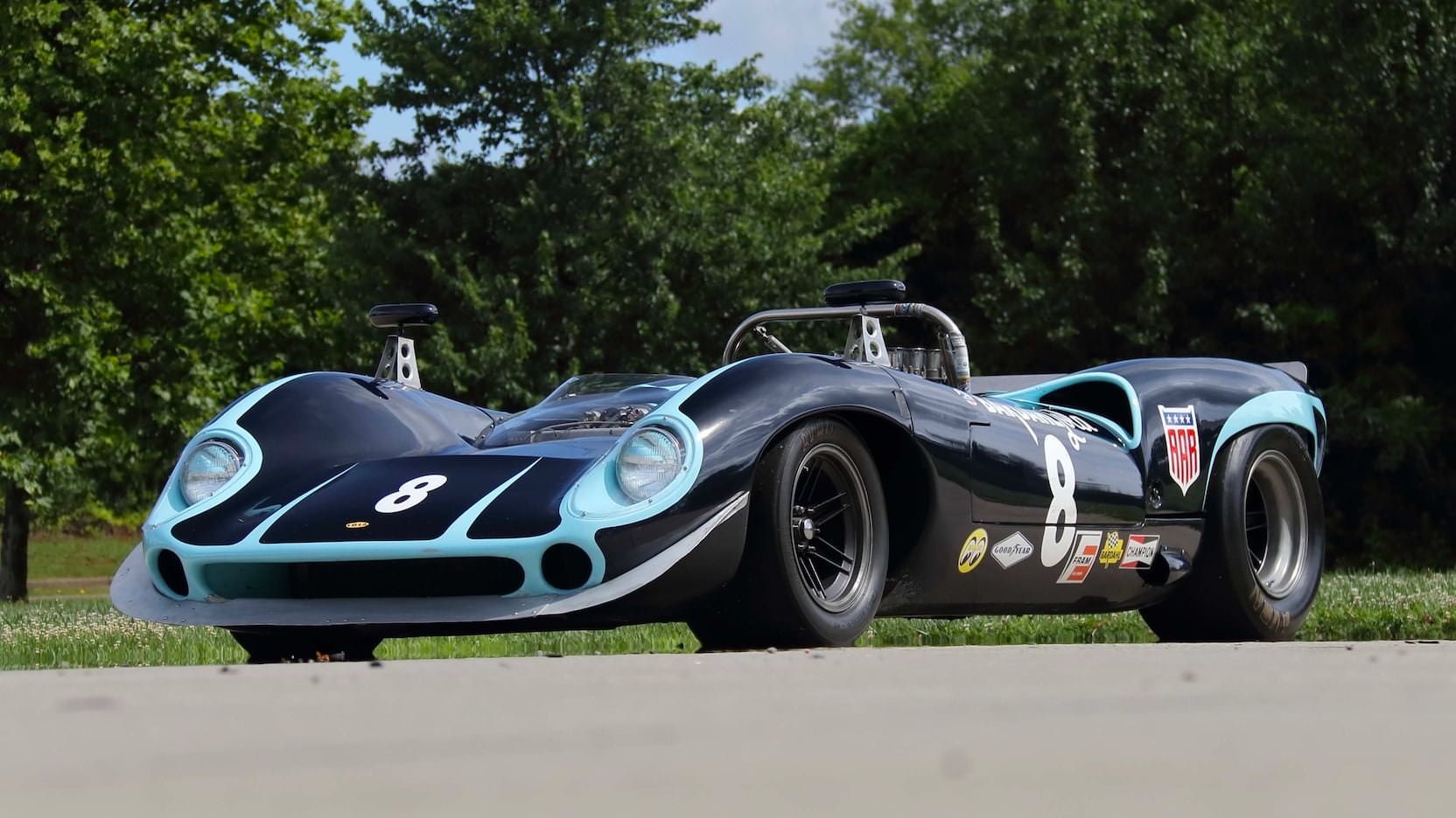 Lola T70 MkI Spyder – Owned by Carroll Shelby and Dan Gurney via @Silodrome