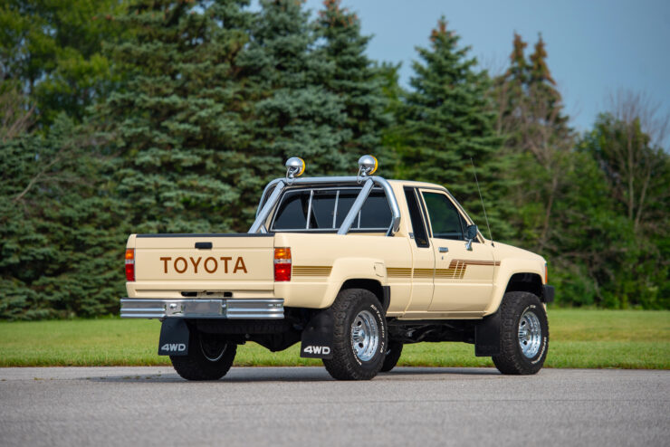 Toyota 4×4 Xtracab Pickup 1