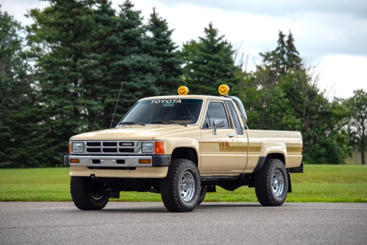 Toyota 4×4 Xtracab Pickup