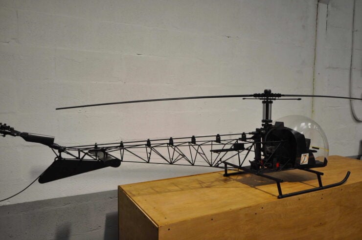 James Bond Bell 47G Model Helicopter You Only Live Twice 14