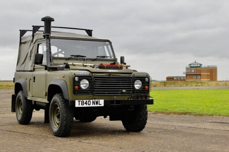 Land Rover Winter Water Wolf 11