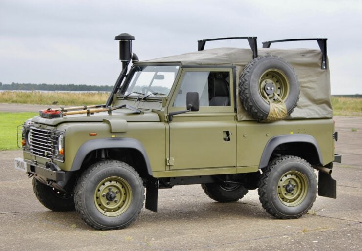 Land Rover Winter Water Wolf 14