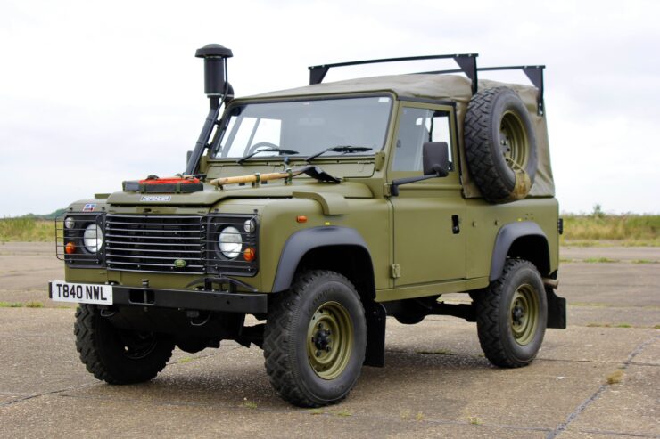 Land Rover Winter Water Wolf 18