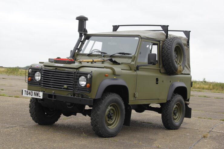 Land Rover Winter Water Wolf 7