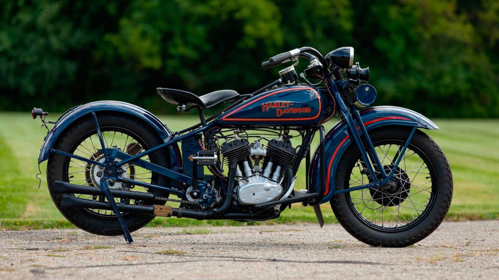Harley-Davidson Model D Flathead 1