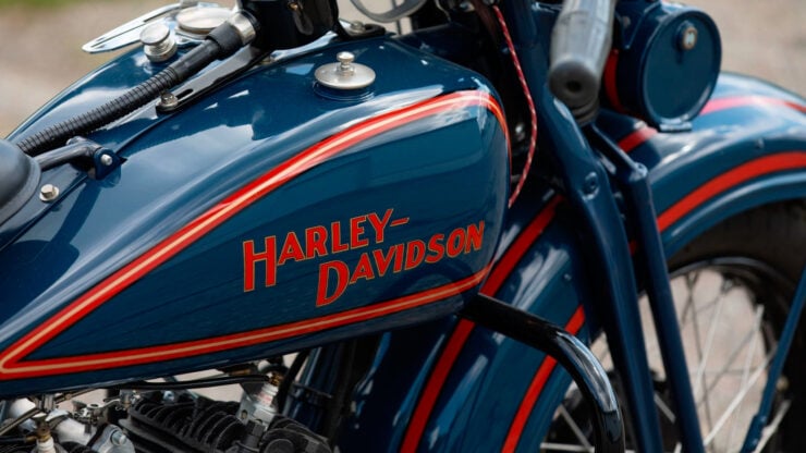 Harley-Davidson Model D Flathead 6