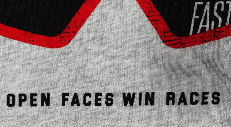 Open Faces Win Races Tee