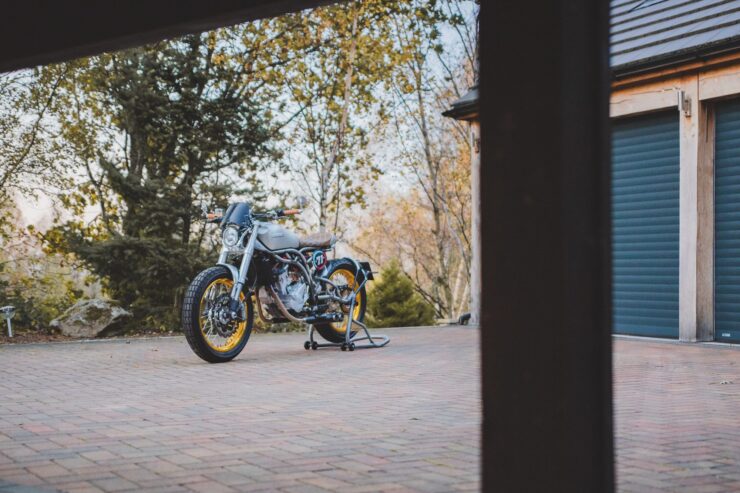 CCM Spitfire Cafe Racer 18