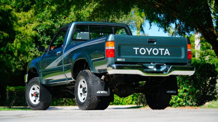 Fifth Generation Toyota Pickup Hilux 17