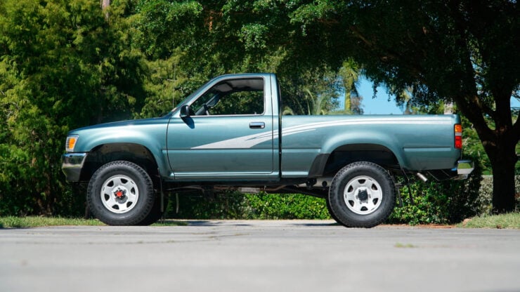 Fifth Generation Toyota Pickup Hilux 5