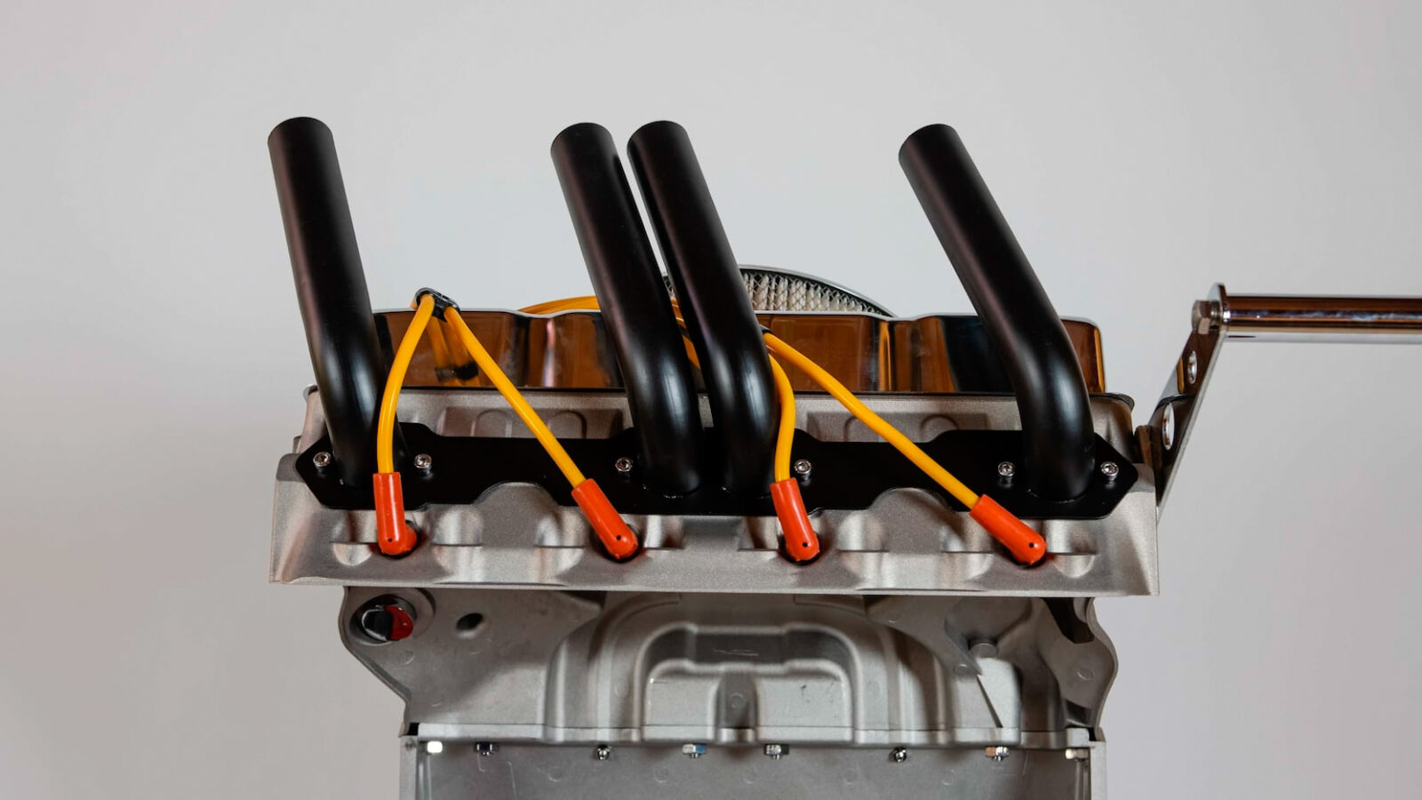 The Hot Rod Grill Barbecue V8