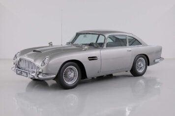 James Bond Goldfinger Aston Martin DB5 Continuation