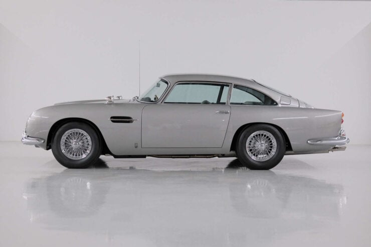 James Bond Goldfinger Aston Martin DB5 Continuation 4