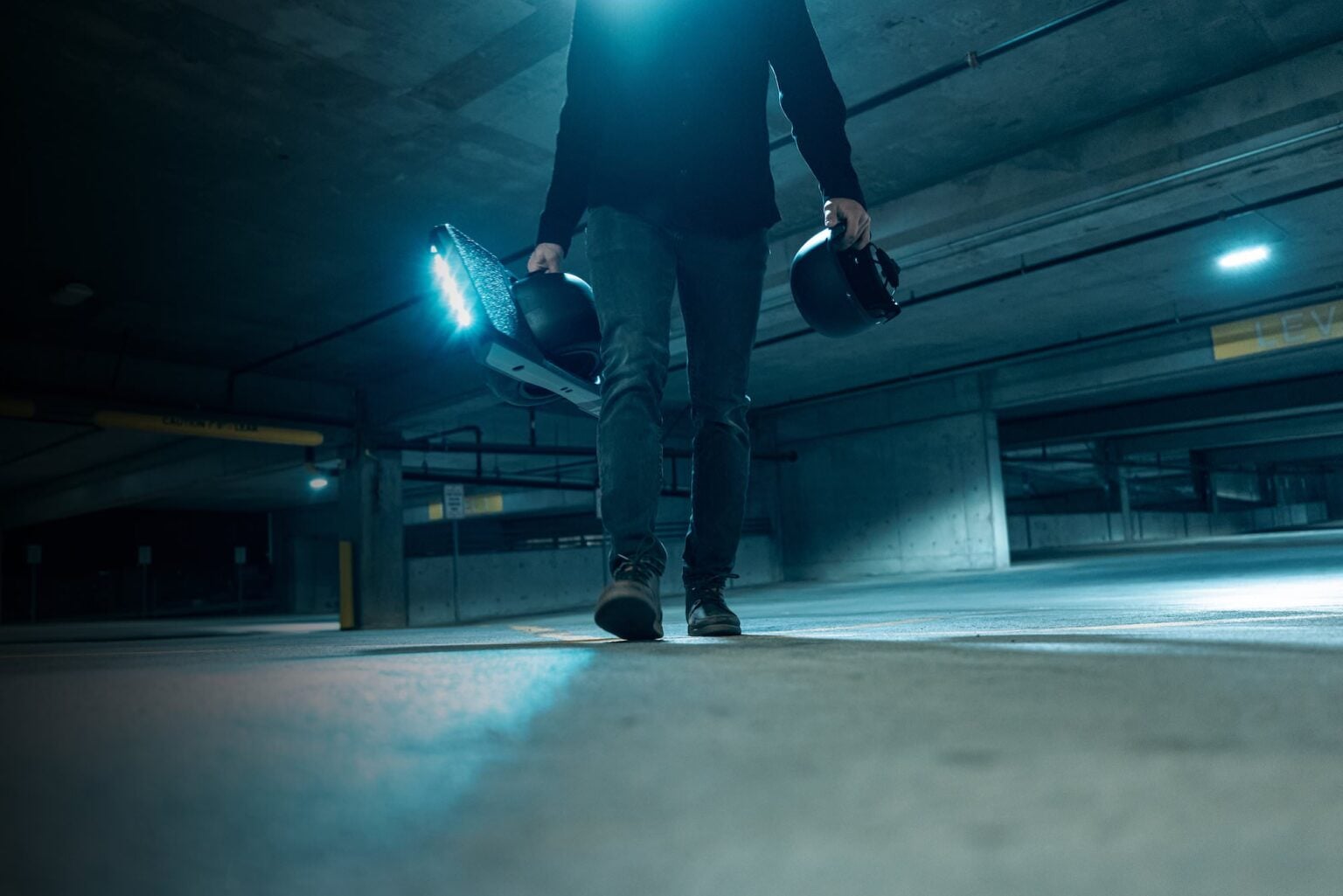 The New Onewheel GT – An On/Off-Road Electric Skateboard