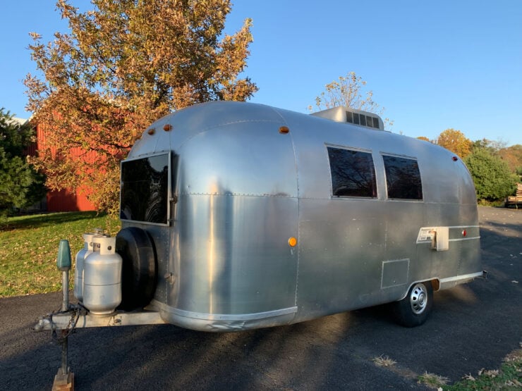 Airstream Globetrotter 2