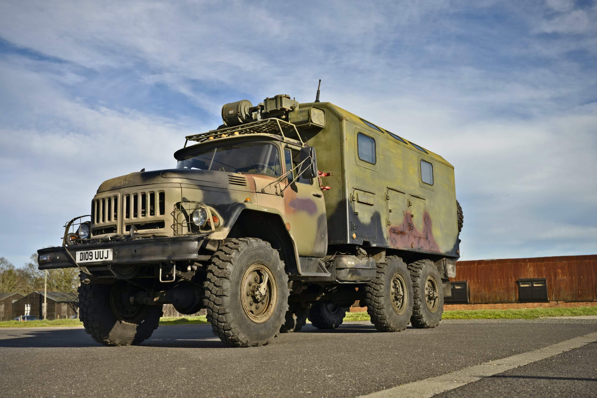 ZIL-131-Russian-Truck-6x6-Camper-7.jpg