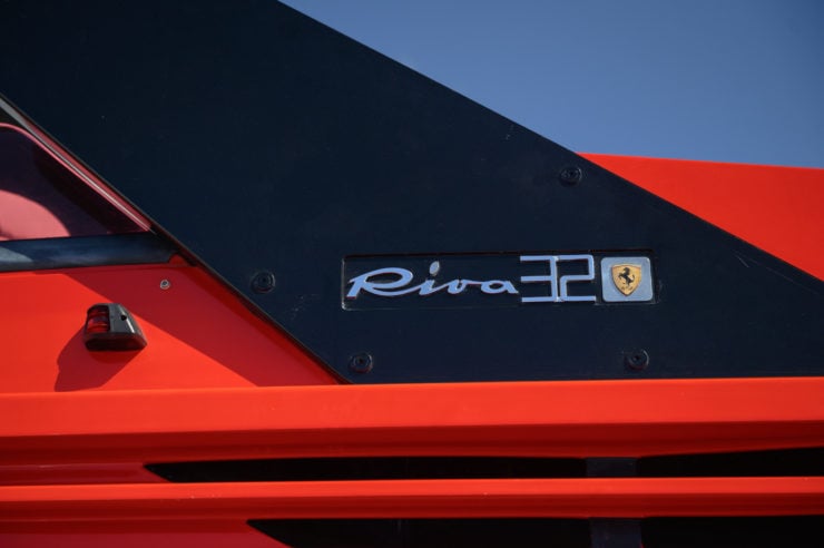 Riva Ferrari 32 21