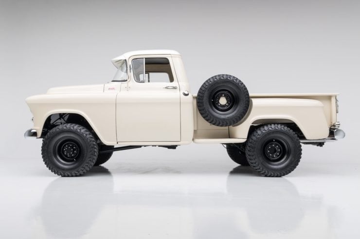 Chevrolet NAPCO 4×4 Pickup 10