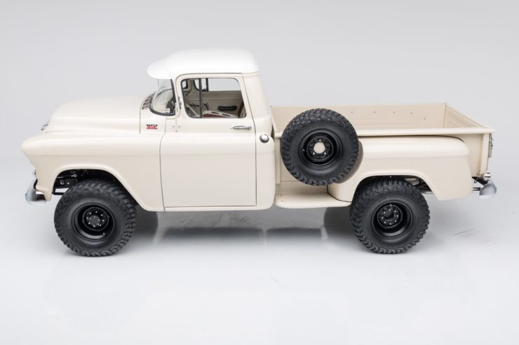 Chevrolet NAPCO 4×4 Pickup 12